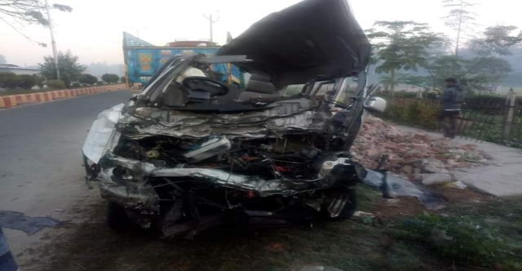 কালিহাতীতে ট্রাকের ধাক্কায় মাইক্রোবাসের ২ জন নিহত আহত-৩ কালিহাতীতে ট্রাকের ধাক্কায় মাইক্রোবাসের